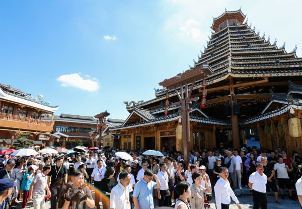财聚配资 废弃老厂区变“城市会客厅”，沈从文笔下的榆树湾惊艳焕新