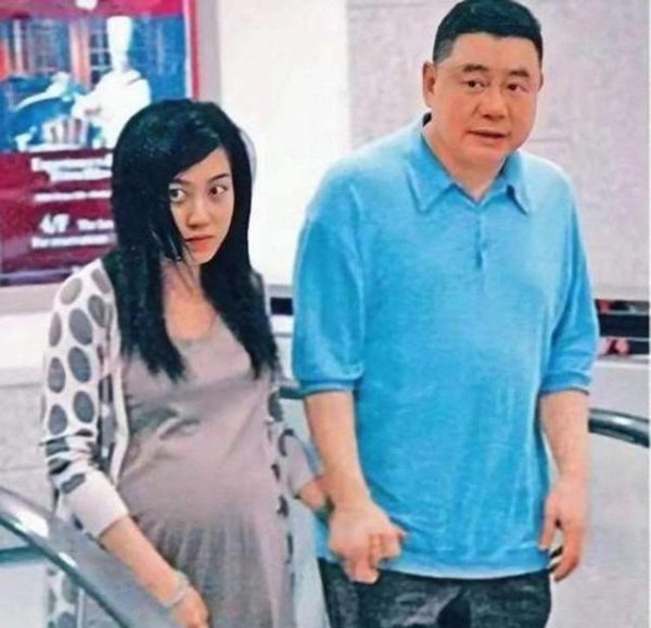 金牛网 刘銮雄病中弥合亲情裂痕，急召吕丽君子女与家族团聚